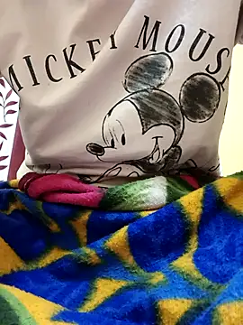 Snapshot of Sanaya_7 chatting on 11.27.25 Sanaya 7 online show from 11.27.25