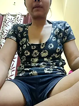 Snapshot of Sanaya_7 chatting on 11.28.25 Sanaya 7 online show from 11.28.25