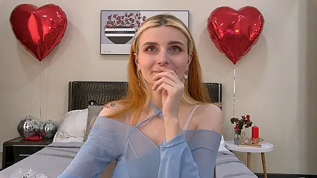 Snapshot of KellyStone chatting on 03.02.25 KellyStone online show from 03.02.25