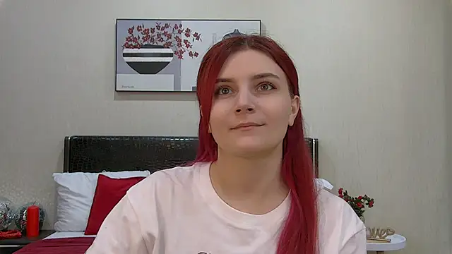 Snapshot of KellyStone chatting on 09.28.25 KellyStone online show from 09.28.25