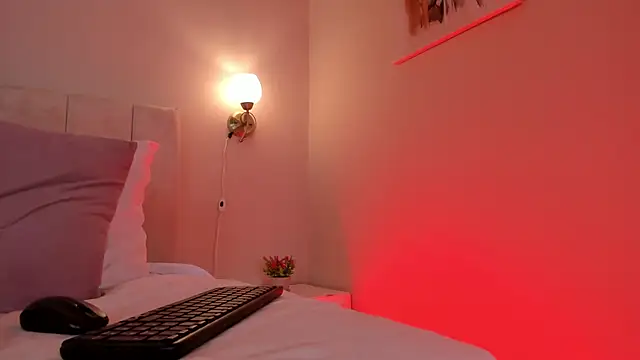 dani skinny  online show from 02.20.25