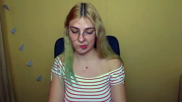 Luna Lush  online show from 12.18.24