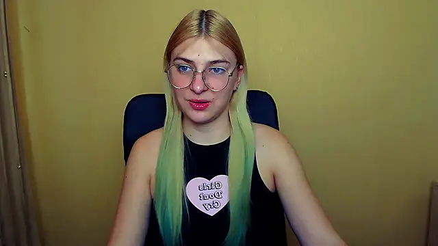 Luna Lush  online show from 01.13.25