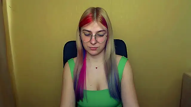 Luna Lush  online show from 03.22.25