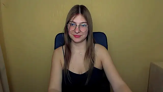 Luna Lush  online show from 10.13.25