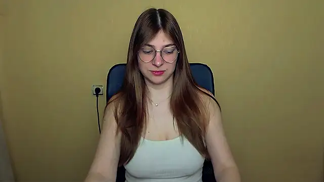 Luna Lush  online show from 04.14.26