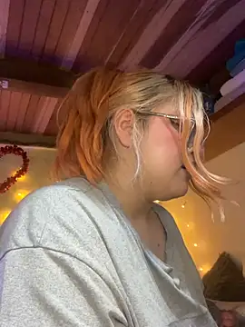 SophiaWeestt99 online show from 02.26.26