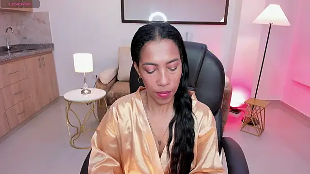 Shantaall  online show from 10.25.25