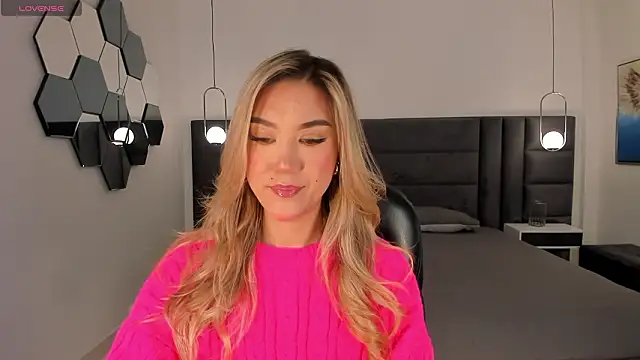 RebeccaHudson online show from 02.08.26