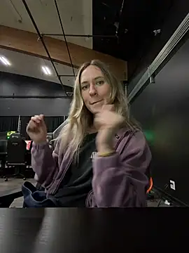 M1ssyk1ssy online show from 04.11.26