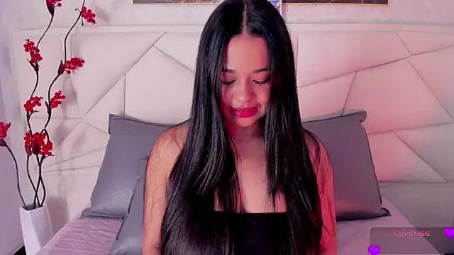 Snapshot of Aitana98_ chatting on 12.24.24 Aitana98 online show from 12.24.24