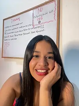 Snapshot of Aitana98_ chatting on 02.15.25 Aitana98 online show from 02.15.25