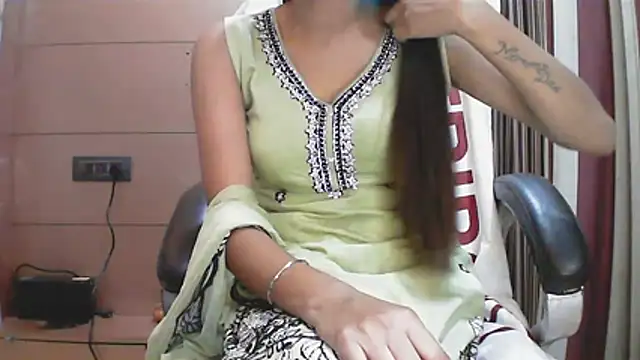 collage hoty online show from 12.22.25