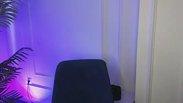 Deiri Delightful online show from 12.17.24