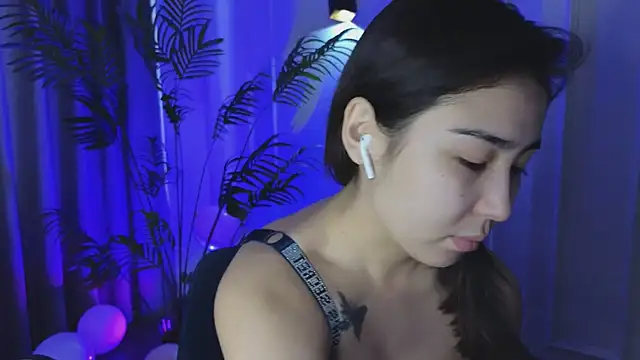 Deiri Delightful online show from 12.18.24