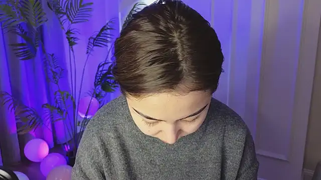 Deiri Delightful online show from 12.20.24