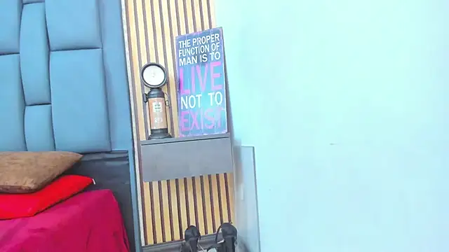 candela collinss online show from 01.04.25