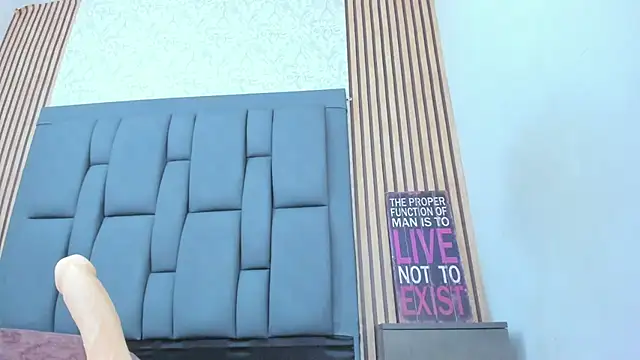 candela collinss online show from 03.17.25