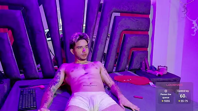 AliceandMax online show from 03.21.25