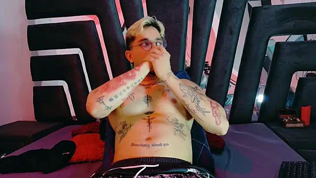 AliceandMax online show from 04.10.26