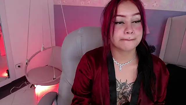 Snapshot of Angie99_gh chatting on 01.11.25 Angie99 gh online show from 01.11.25