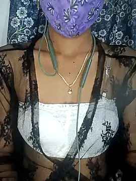 Snapshot of Miakhalifatamil chatting on 12.22.24 Miakhalifatamil online show from 12.22.24