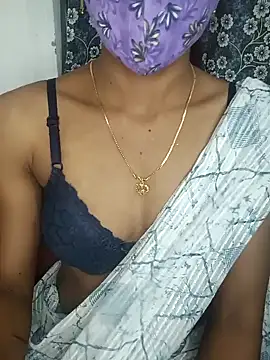 Snapshot of Miakhalifatamil chatting on 12.29.24 Miakhalifatamil online show from 12.29.24