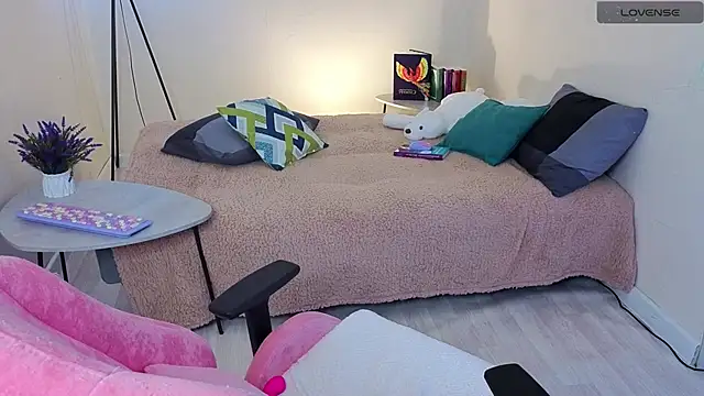 Lill Mary online show from 02.21.25