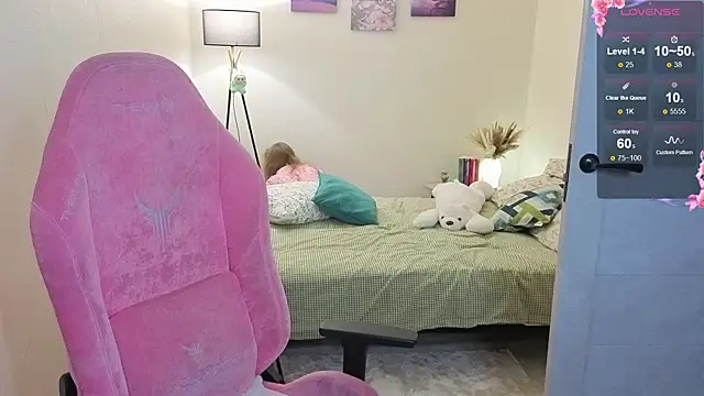 Lill Mary online show from 11.07.25