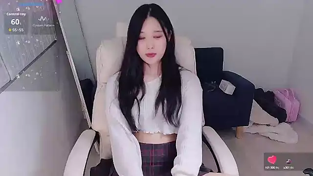 who Lilly online show from 10.16.25