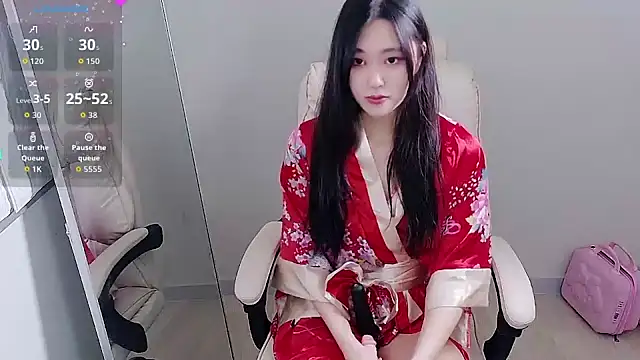 who Lilly online show from 10.25.25