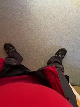 Snapshot of lescoquin2215 chatting on 02.25.26 lescoquin2215 online show from 02.25.26