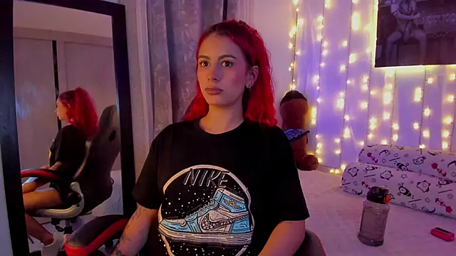 Sophiee Hill online show from 01.31.25