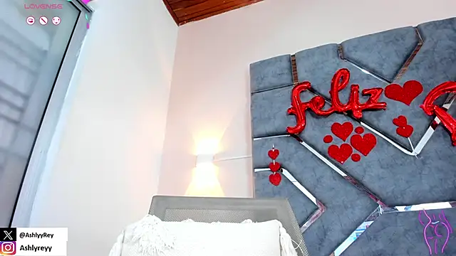 ashlyrey-1 online show from 02.22.25