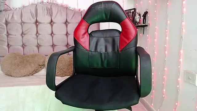 sapphire lilac online show from 12.21.24