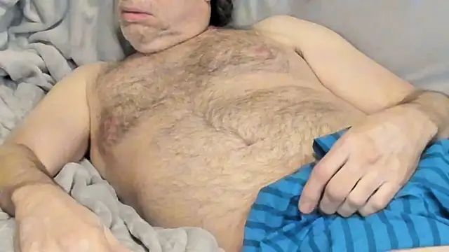 Snapshot of MidwestDadbod chatting on 10.14.25 MidwestDadbod online show from 10.14.25