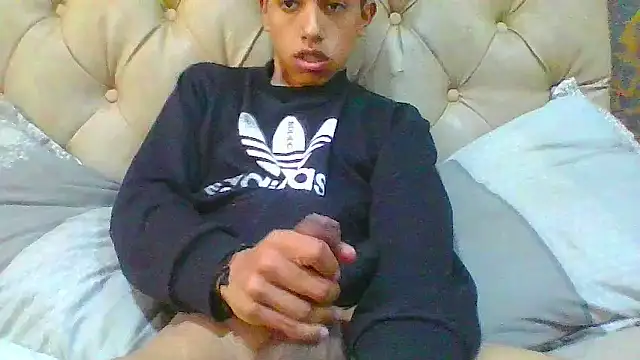 Snapshot of danuel23 chatting on 12.18.25 danuel23 online show from 12.18.25