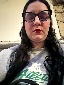 Snapshot of Soe_Lara chatting on 10.14.25 Soe Lara online show from 10.14.25