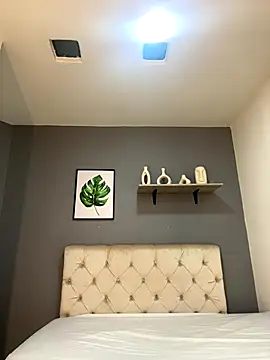 Snapshot of Soe_Lara chatting on 11.20.25 Soe Lara online show from 11.20.25