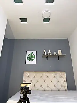 Snapshot of Soe_Lara chatting on 11.26.25 Soe Lara online show from 11.26.25