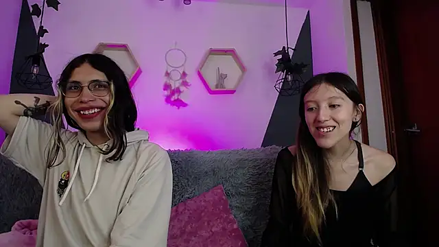 Snapshot of BRIAR_AND_BLAIR chatting on 02.10.25 BRIAR AND BLAIR online show from 02.10.25