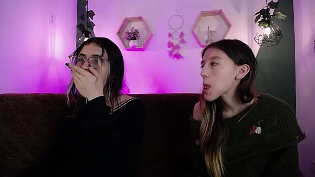 Snapshot of BRIAR_AND_BLAIR chatting on 02.22.25 BRIAR AND BLAIR online show from 02.22.25