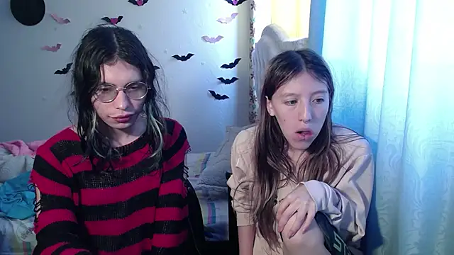 Snapshot of BRIAR_AND_BLAIR chatting on 09.20.25 BRIAR AND BLAIR online show from 09.20.25