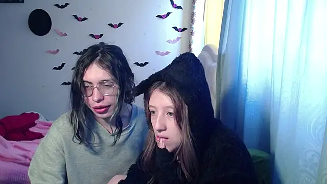 Snapshot of BRIAR_AND_BLAIR chatting on 10.02.25 BRIAR AND BLAIR online show from 10.02.25