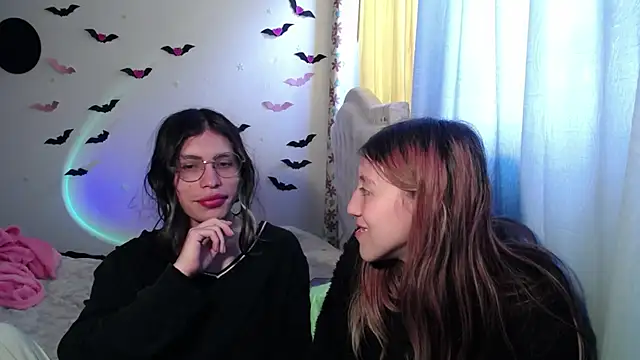 Snapshot of BRIAR_AND_BLAIR chatting on 10.07.25 BRIAR AND BLAIR online show from 10.07.25