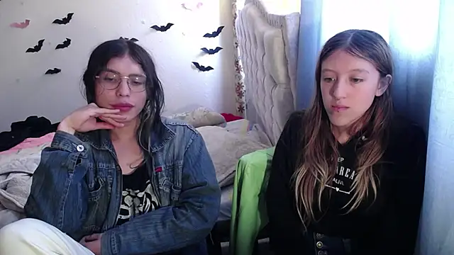 Snapshot of BRIAR_AND_BLAIR chatting on 10.10.25 BRIAR AND BLAIR online show from 10.10.25