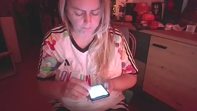 Meliss Official9 online show from 10.20.25