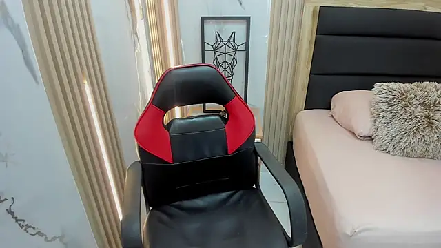 MAGNOLEROY online show from 04.08.26