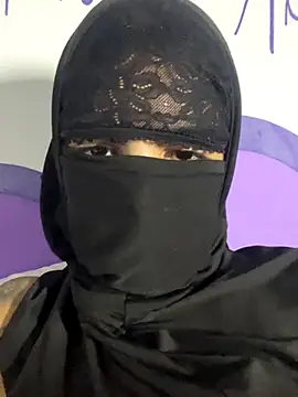 Snapshot of MARYADSUARD chatting on 12.20.25 MARYADSUARD online show from 12.20.25