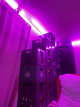 Snapshot of Hot_beauty__ chatting on 12.20.25 Hot beauty online show from 12.20.25